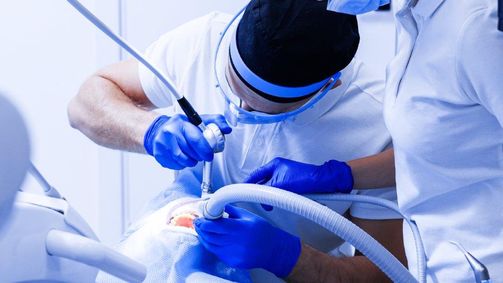 Especialistas en cirugía dental Huancayo